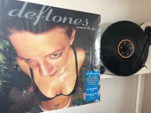 Deftones – Around The Fur front